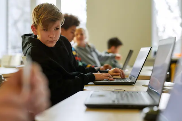 ordinateurs portables pour &eacute;tudiants